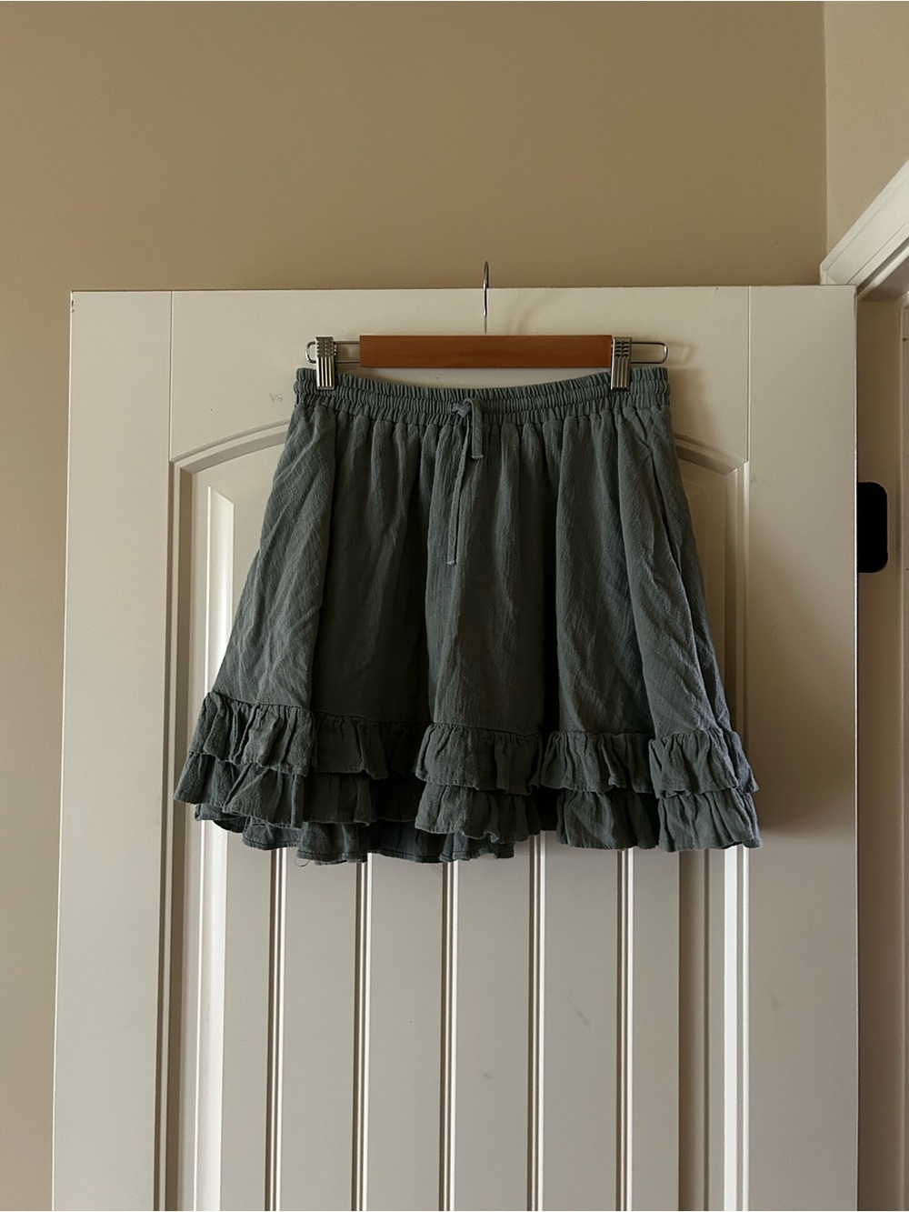 H&M Sage Green Ruffle Tier Mini Skirt